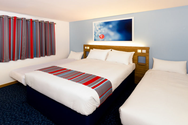 Travelodge Nottingham Central Екстериор снимка