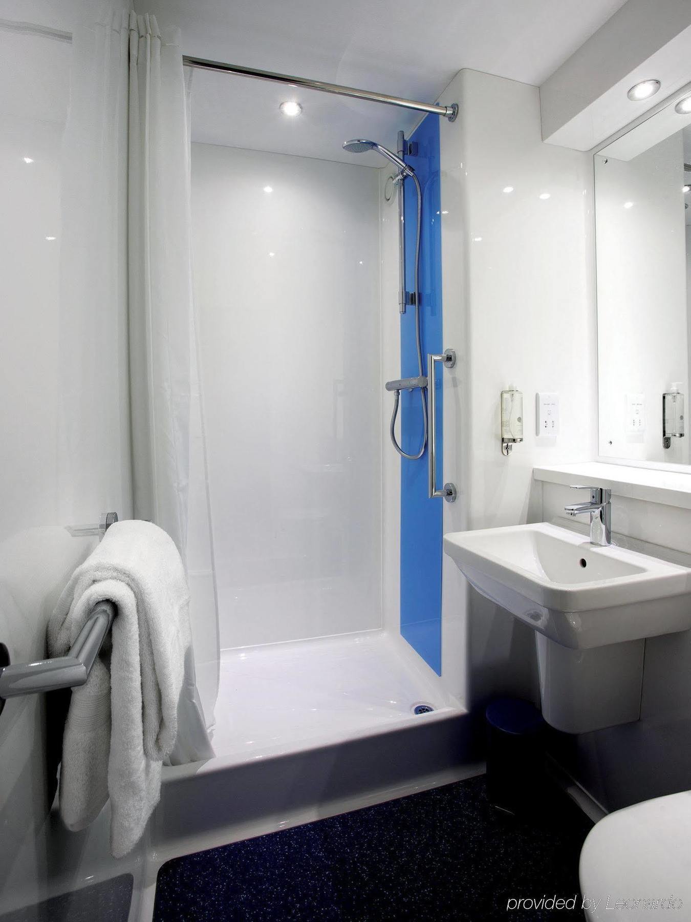 Travelodge Nottingham Central Екстериор снимка