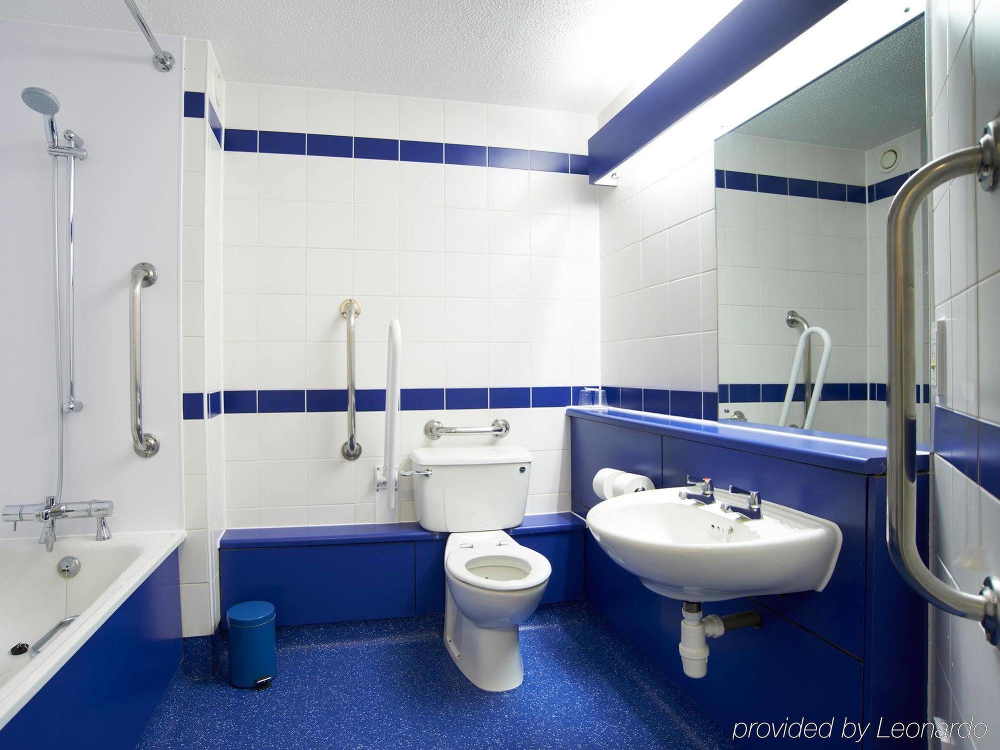 Travelodge Nottingham Central Екстериор снимка